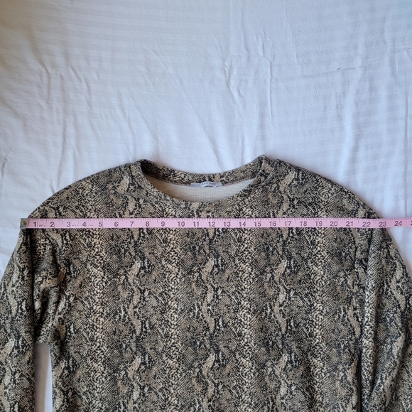 Zara Snakeskin Print Long Sleeve Cropped Sweatshirt Size M - Picture 8 of 9